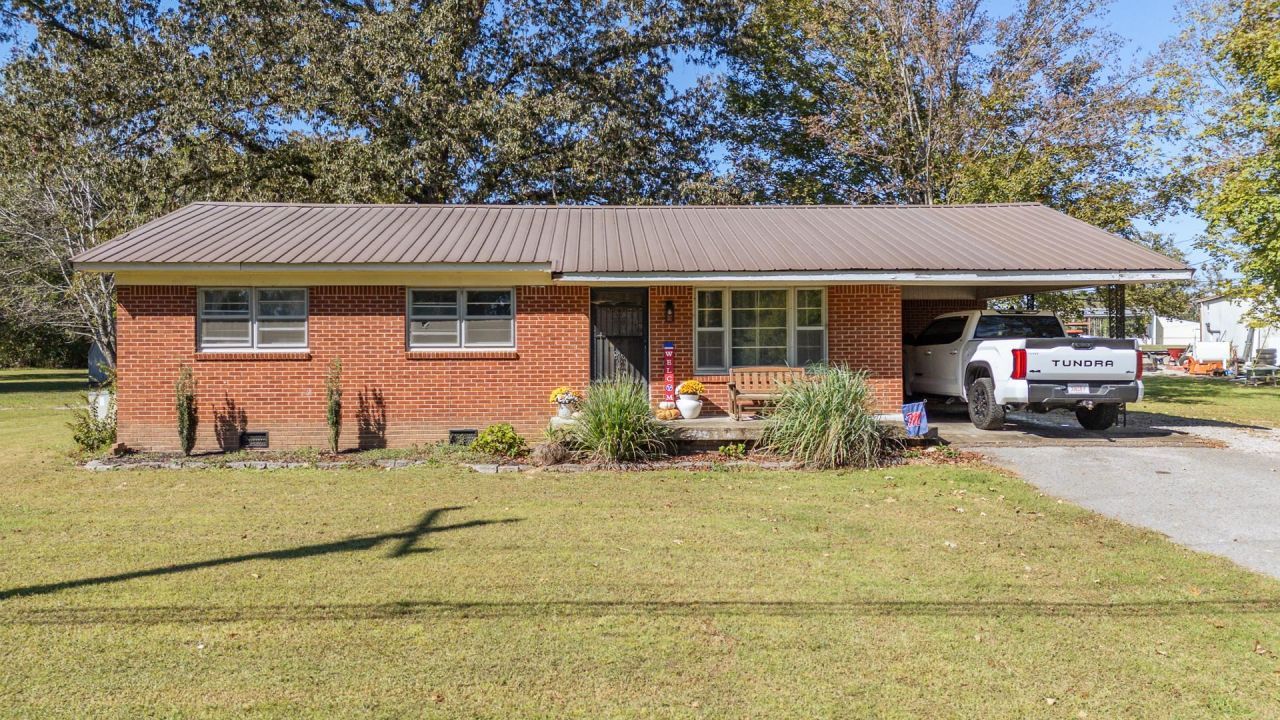 615 Patterson Rd, Savannah, TN 38372 Main Photo