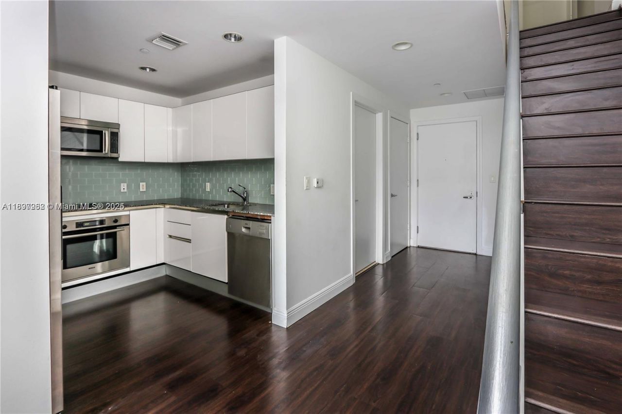 1050 Brickell Ave, Unit 414, Miami, FL 33131 Photo