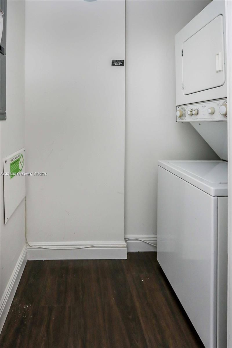 1050 Brickell Ave, Unit 414, Miami, FL 33131 Photo