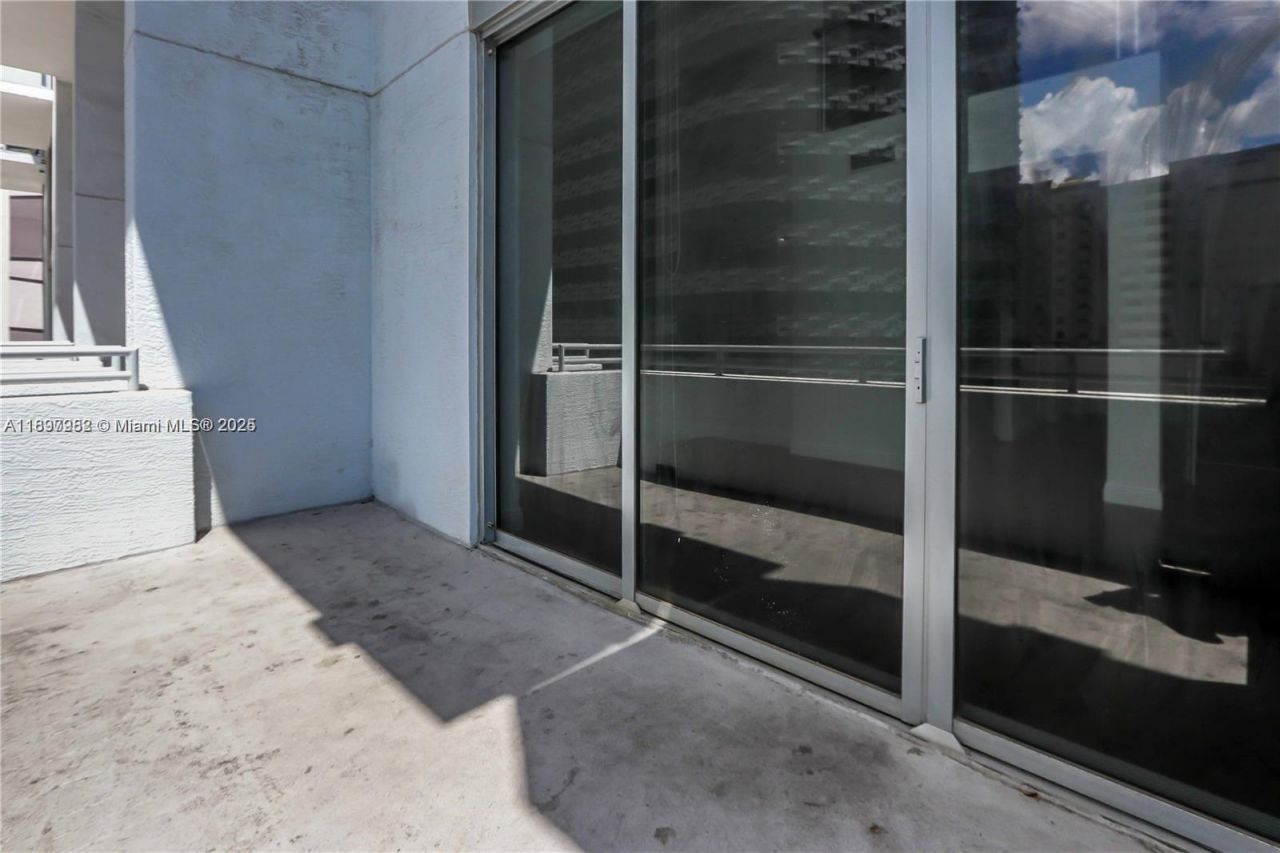 1050 Brickell Ave, Unit 414, Miami, FL 33131 Photo