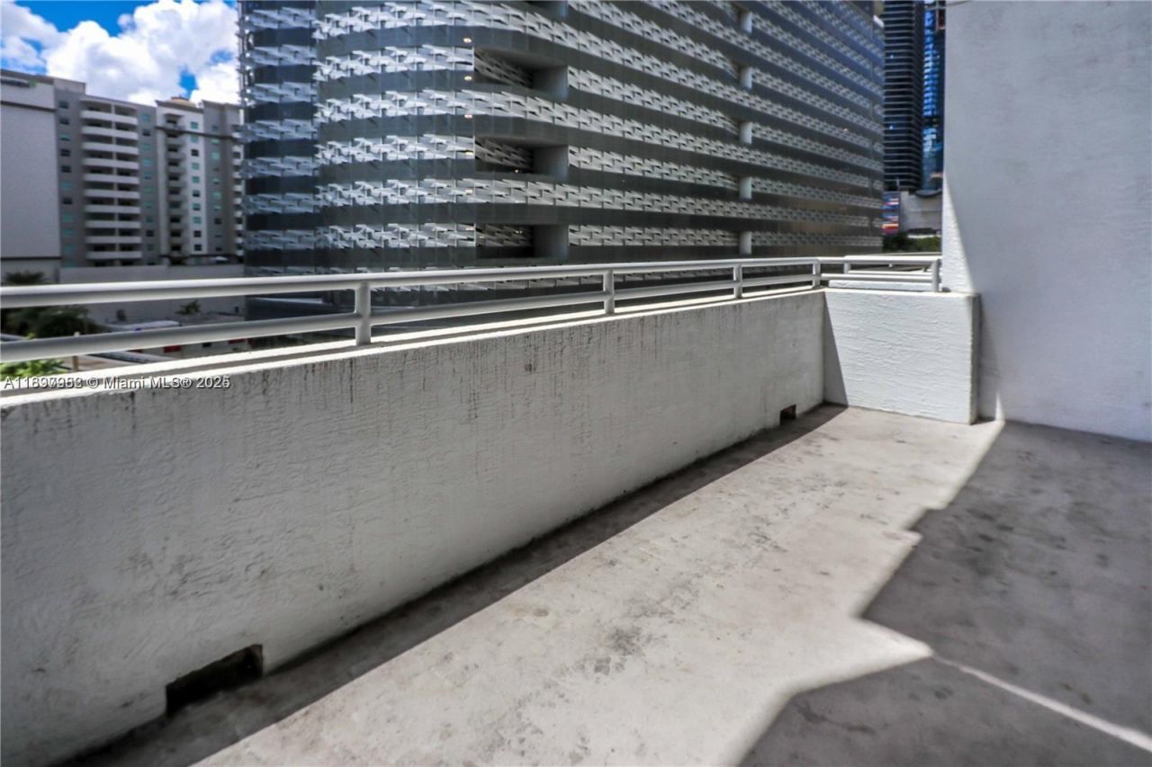 1050 Brickell Ave, Unit 414, Miami, FL 33131 Photo