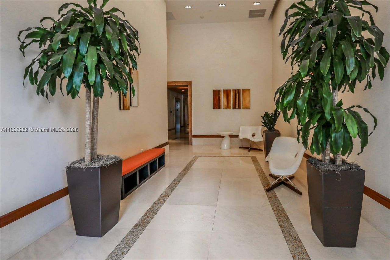 1050 Brickell Ave, Unit 414, Miami, FL 33131 Photo