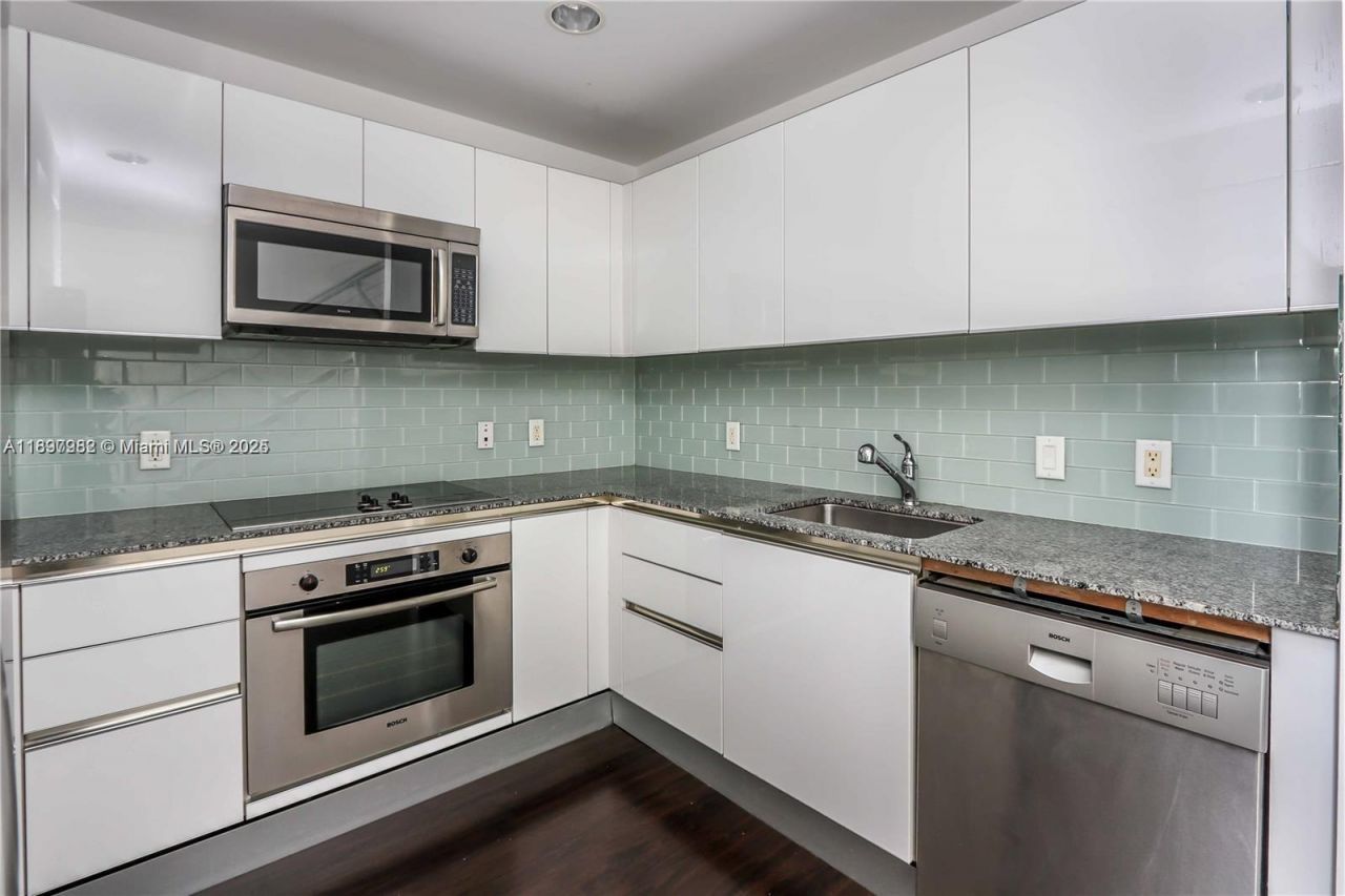 1050 Brickell Ave, Unit 414, Miami, FL 33131 Photo