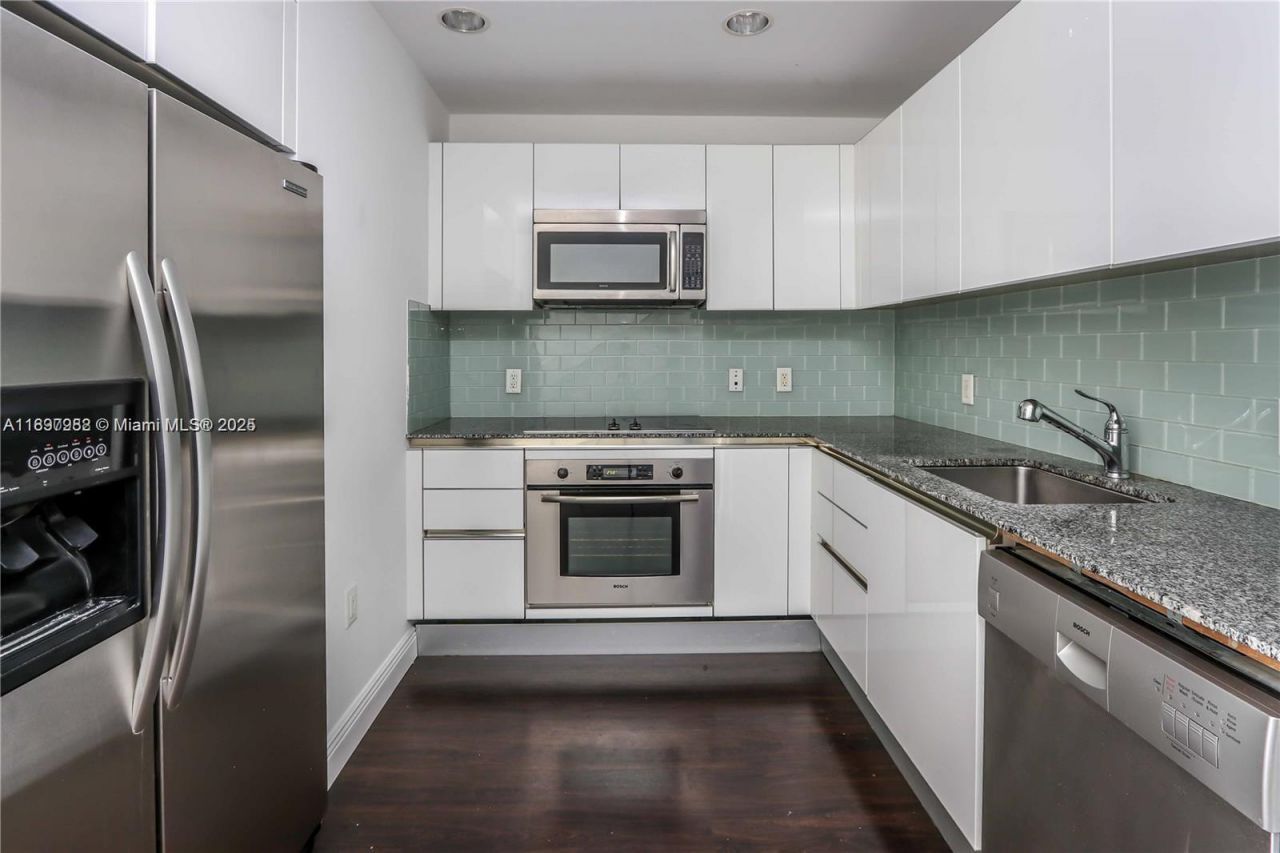 1050 Brickell Ave, Unit 414, Miami, FL 33131 Photo