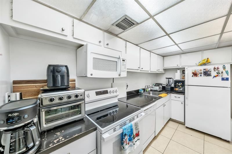 1800 Sans Souci Boulevard, Unit 304, North Miami, FL 33181 Photo