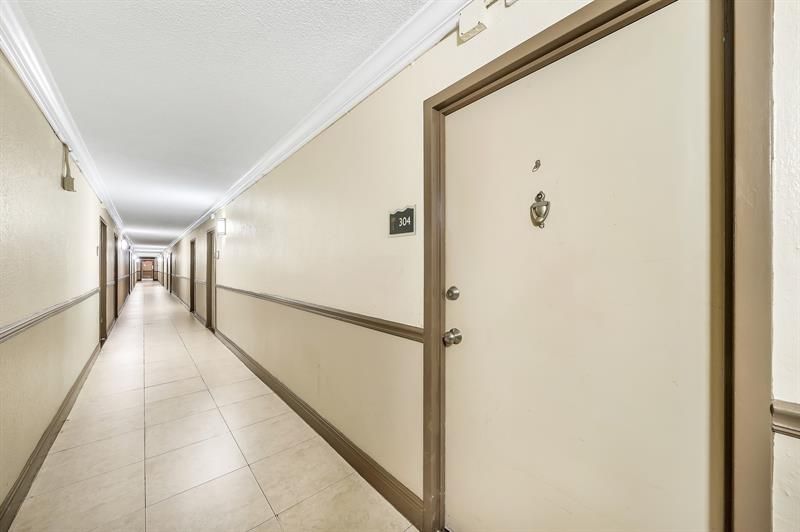 1800 Sans Souci Boulevard, Unit 304, North Miami, FL 33181 Photo