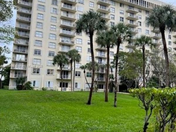 Unit 8E, Miami, FL 33181