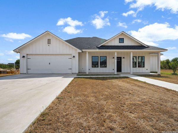 1555 Vista View, Pleasanton, TX 78064