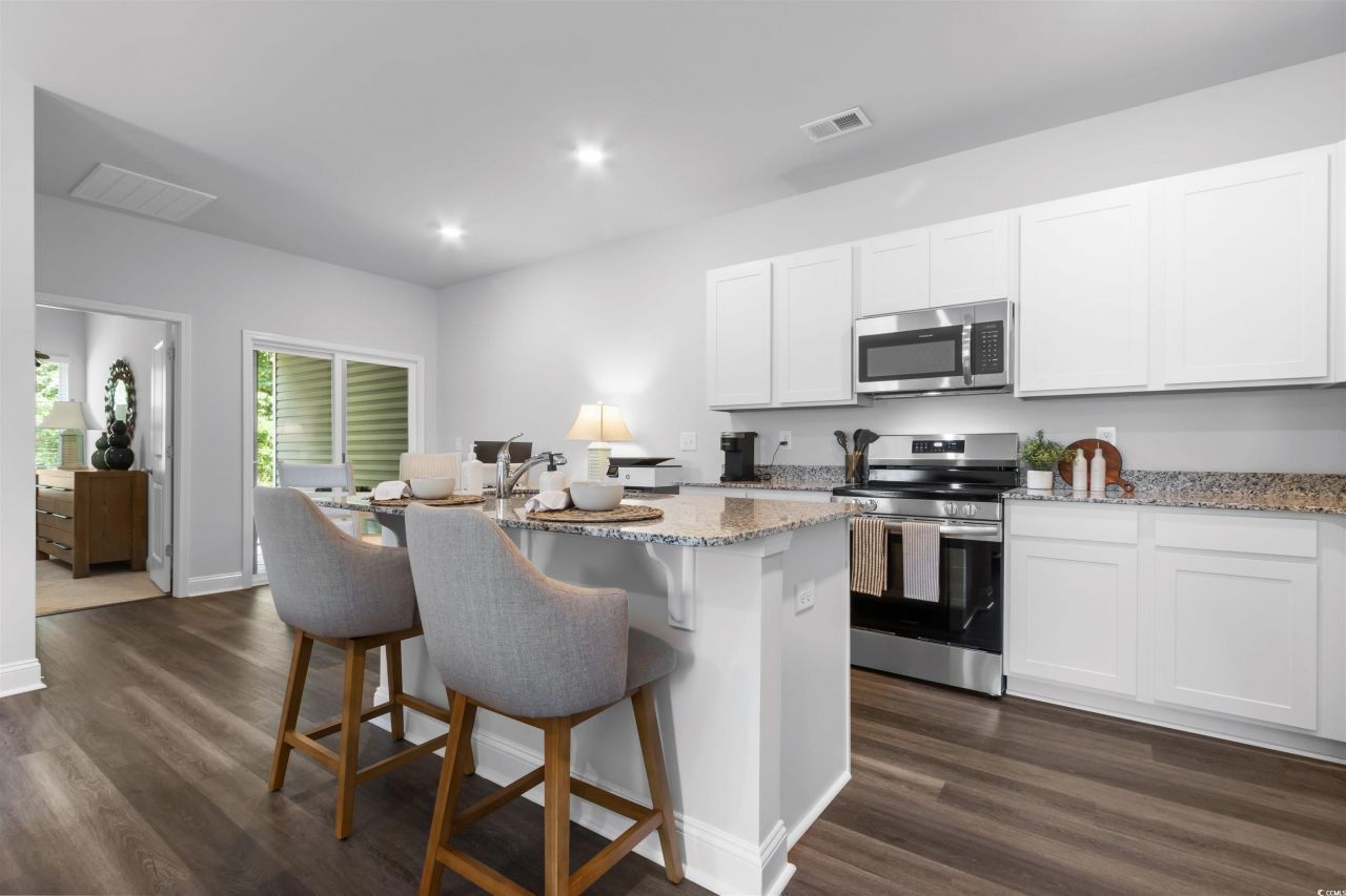 343 Sandridgebury Dr. Photo 11