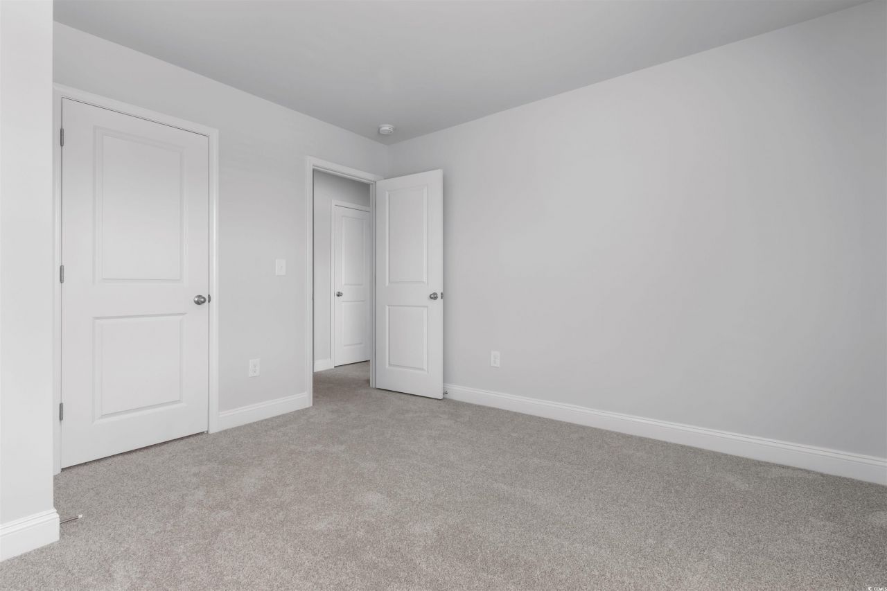 343 Sandridgebury Dr. Photo 32