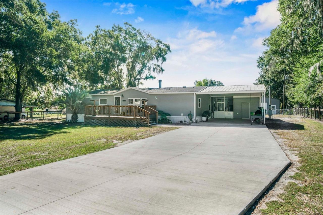 6716 W Riverbend Road, Dunnellon, FL 34433 Photo