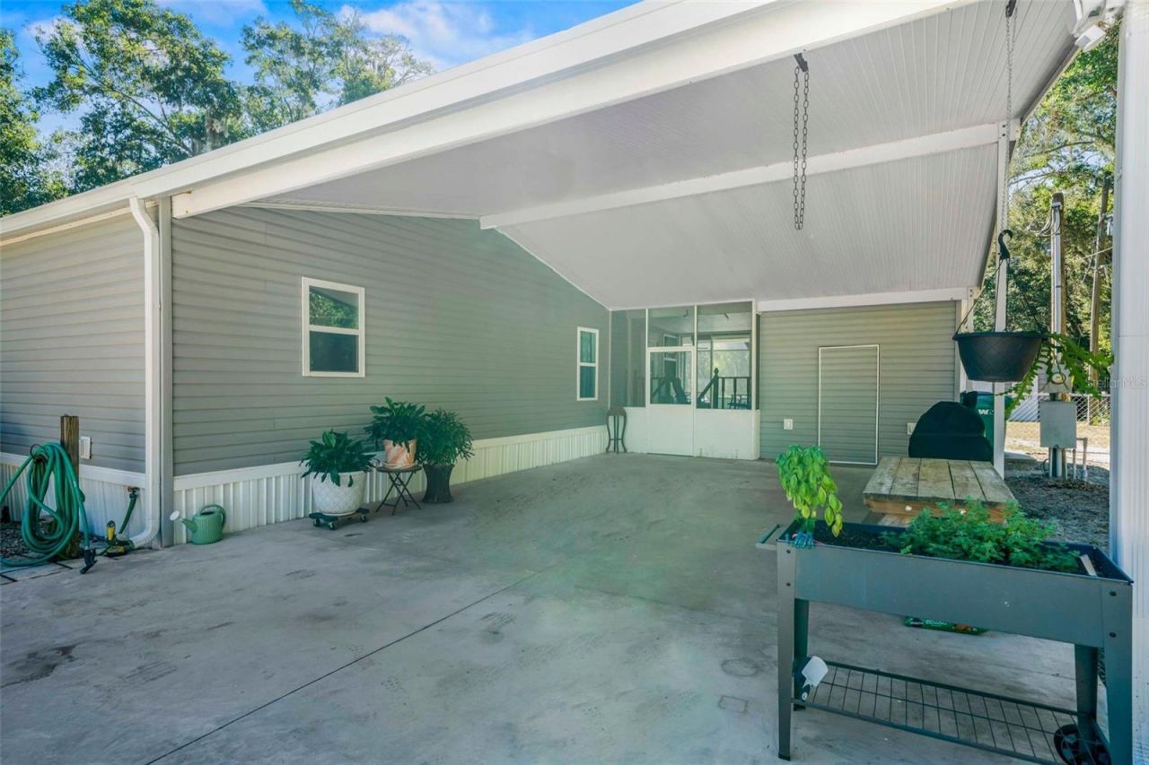 6716 W Riverbend Road, Dunnellon, FL 34433 Photo
