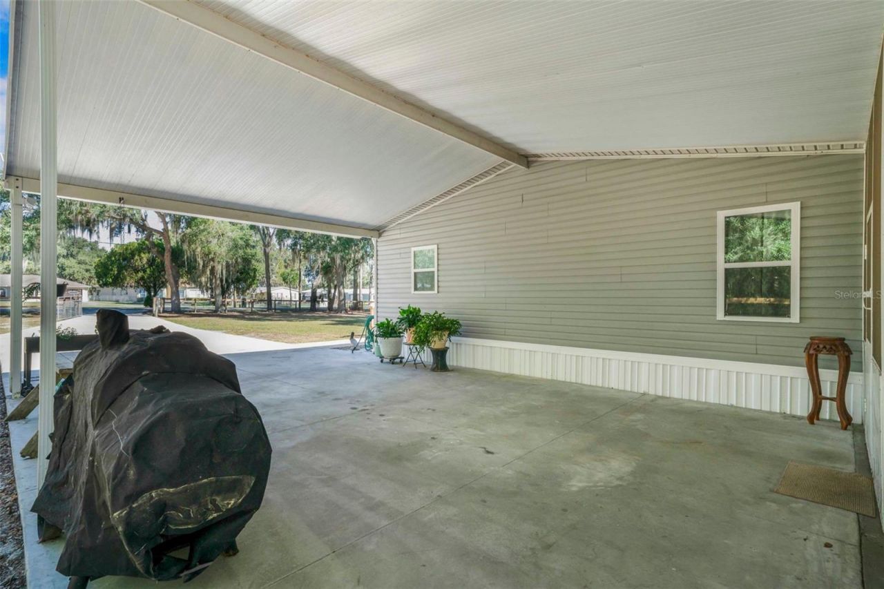 6716 W Riverbend Road, Dunnellon, FL 34433 Photo