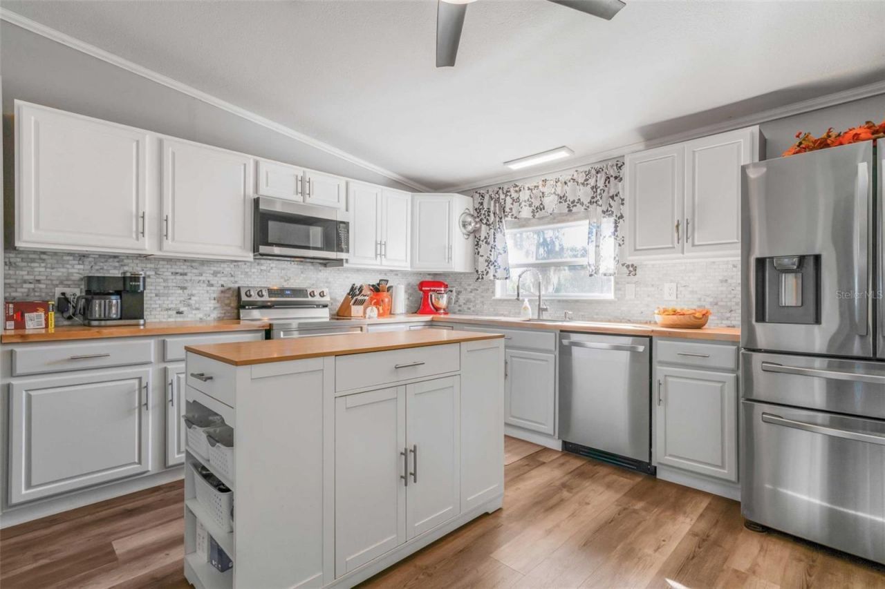 6716 W Riverbend Road, Dunnellon, FL 34433 Photo