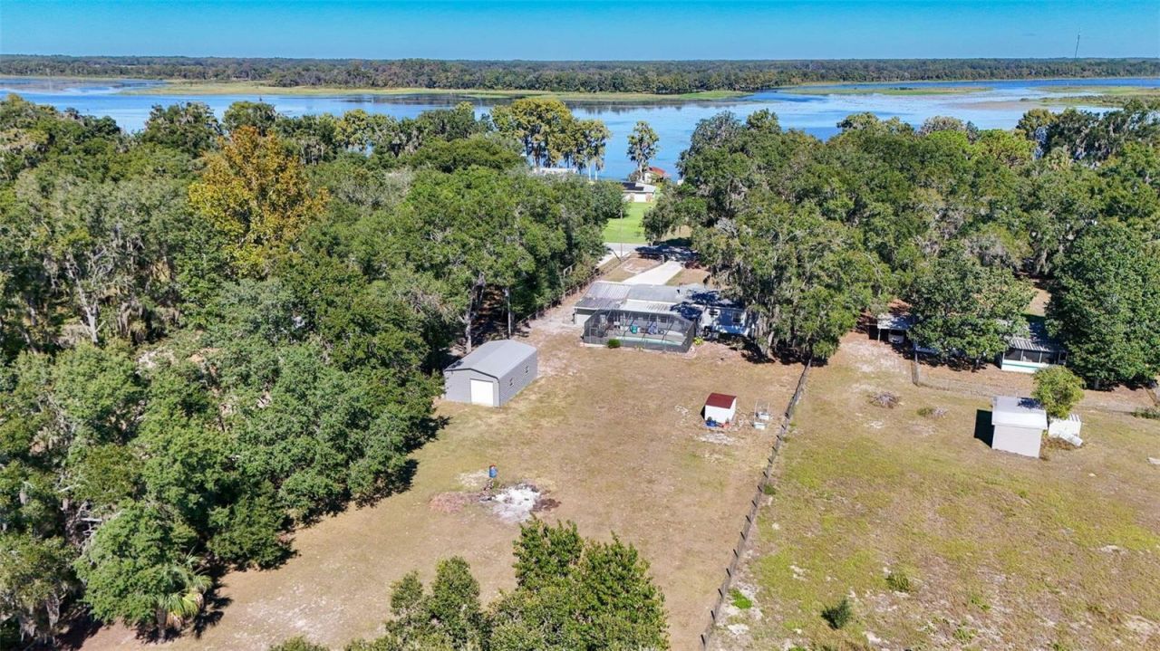 6716 W Riverbend Road, Dunnellon, FL 34433 Photo