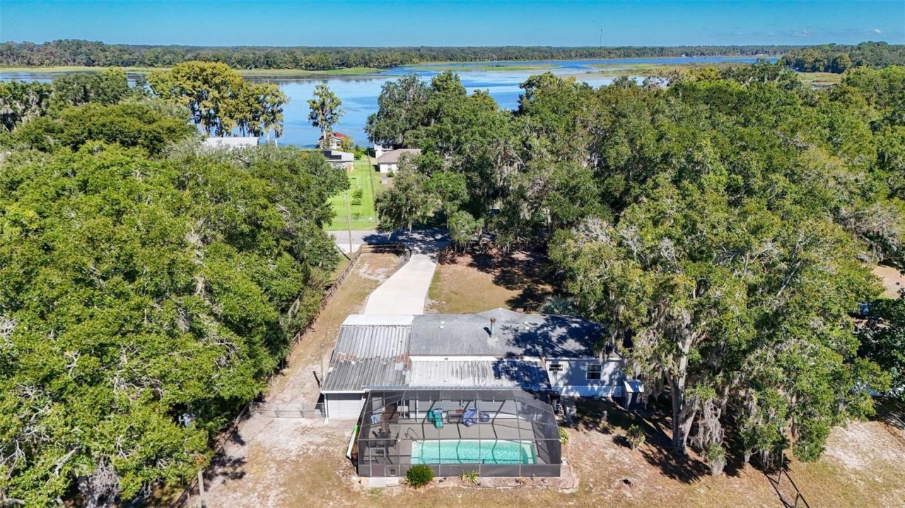 6716 W Riverbend Road, Dunnellon, FL 34433 Photo
