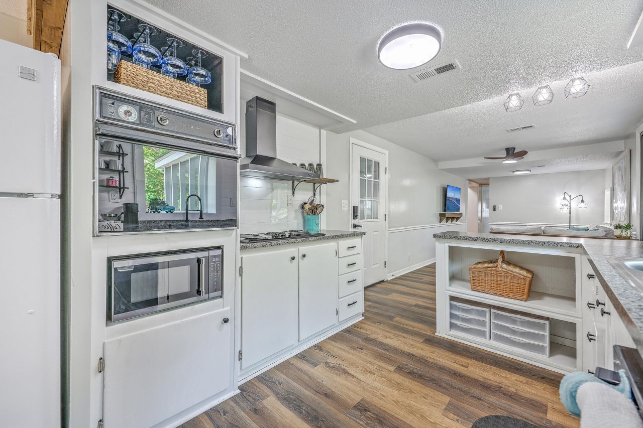 200 Hilltop Drive Photo 15