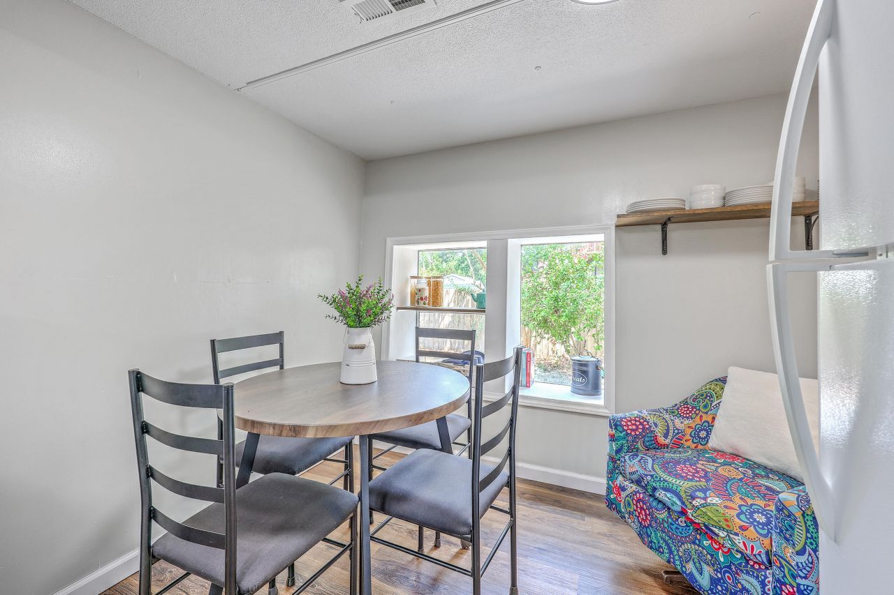 200 Hilltop Drive Photo 20