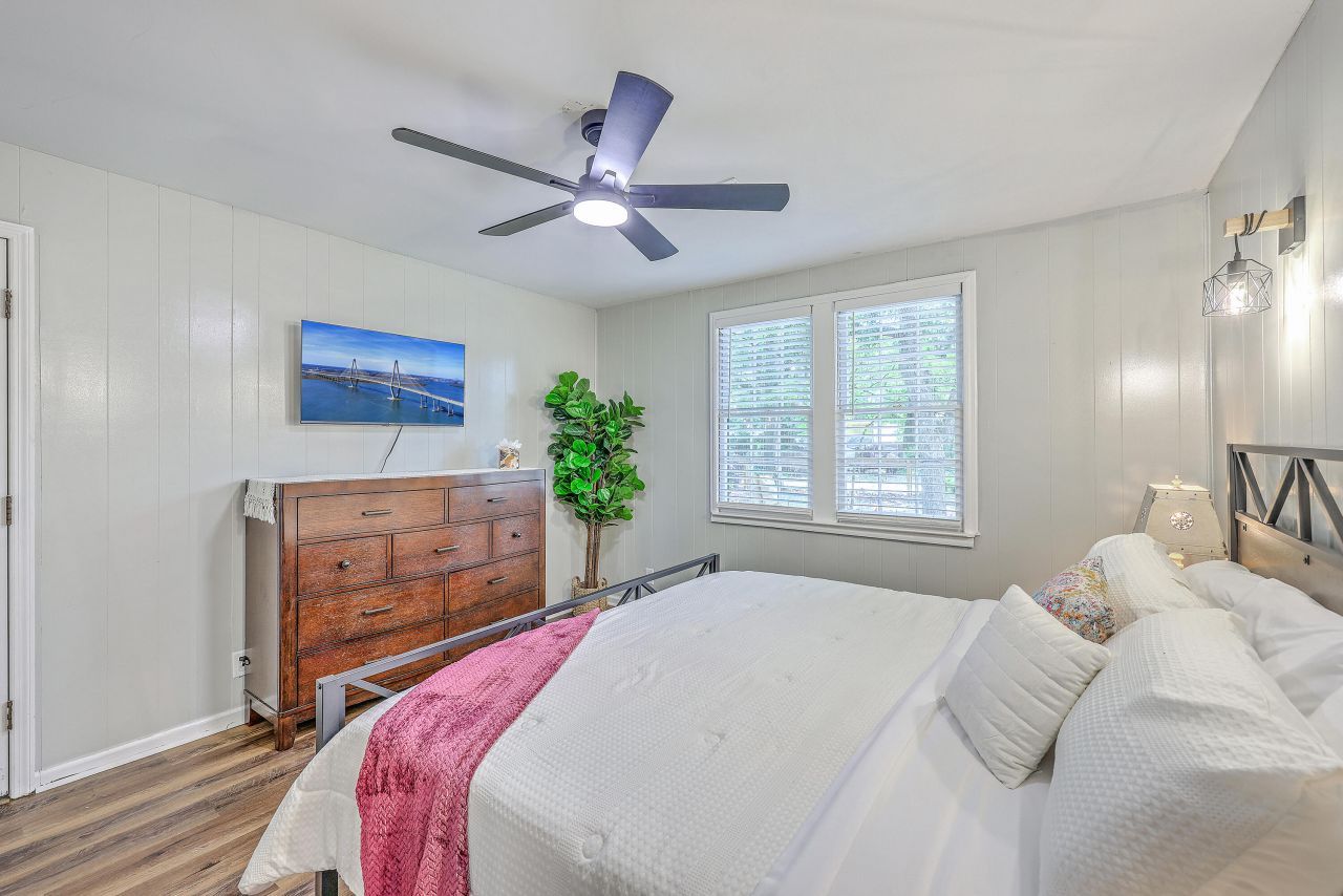 200 Hilltop Drive Photo 23