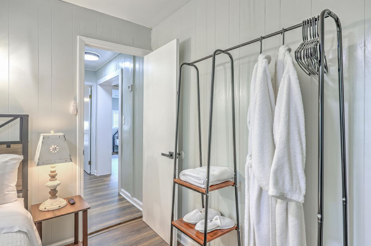 200 Hilltop Drive Photo 24