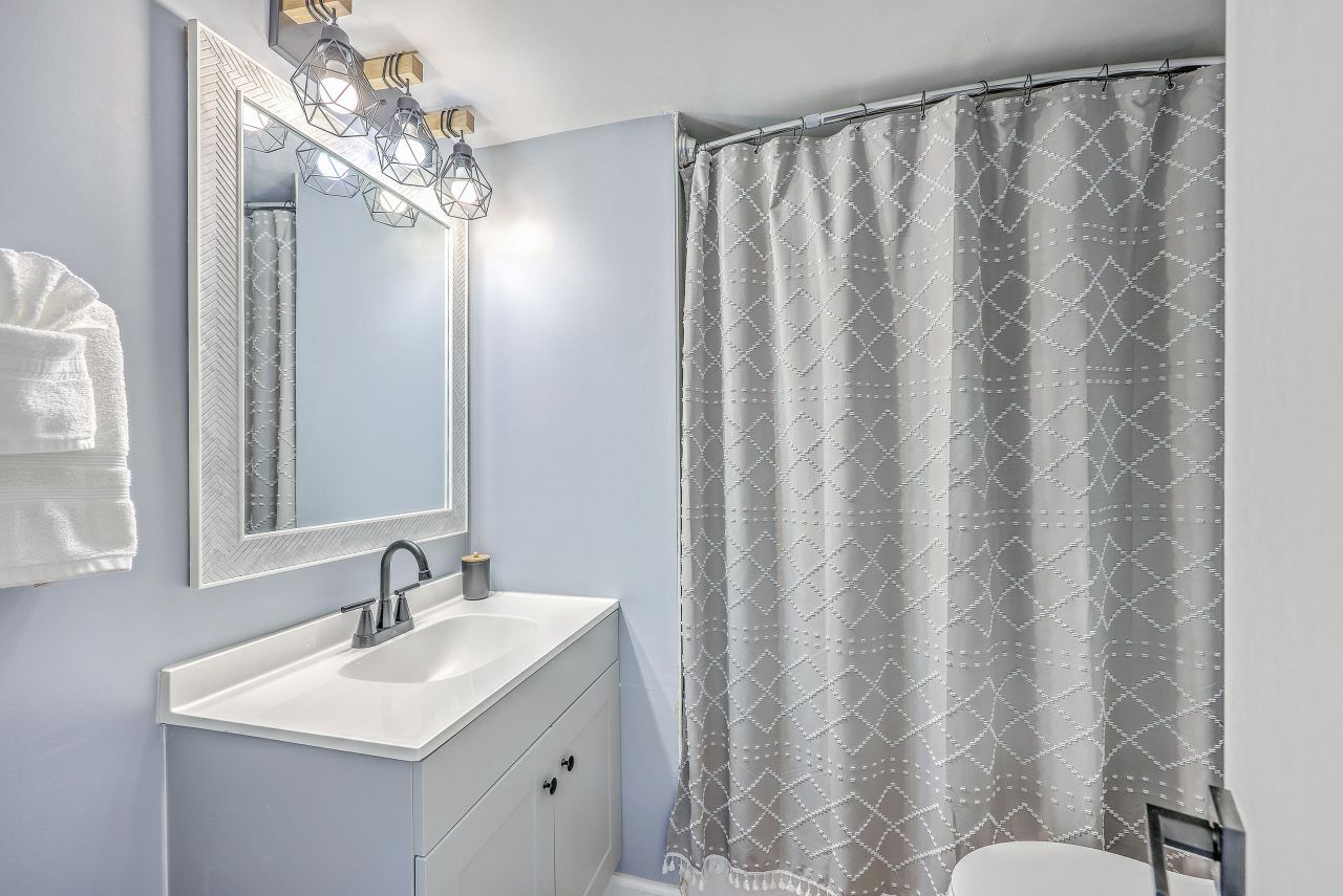 200 Hilltop Drive Photo 31