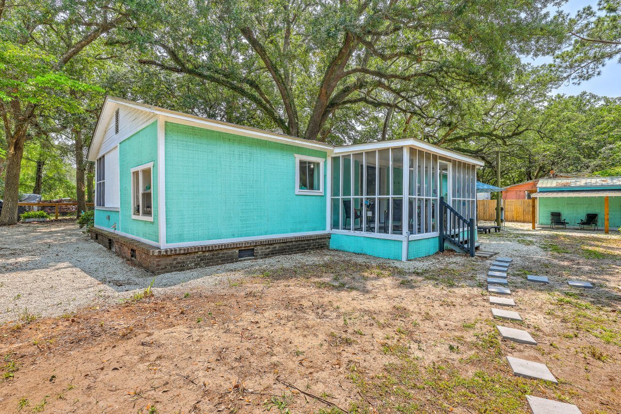 200 Hilltop Drive Photo 36