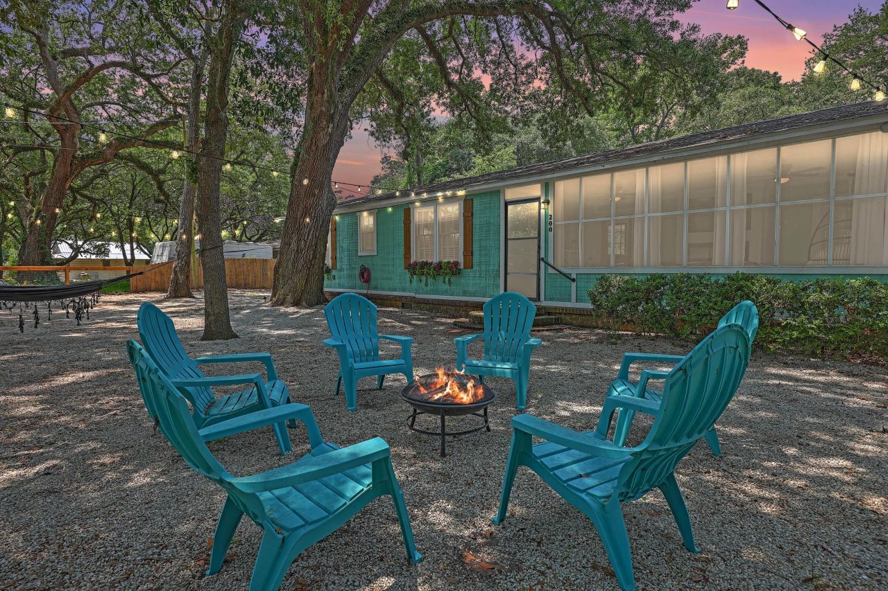 200 Hilltop Drive Photo 51