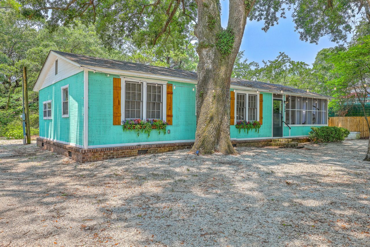 200 Hilltop Drive Photo 6