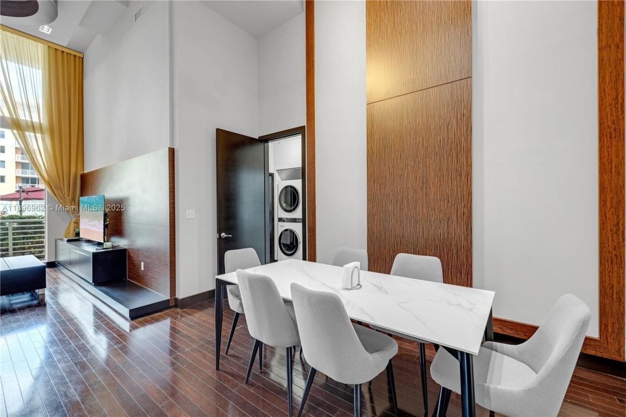 2775 NE 187th St, Unit 120, Aventura, FL 33180 Photo