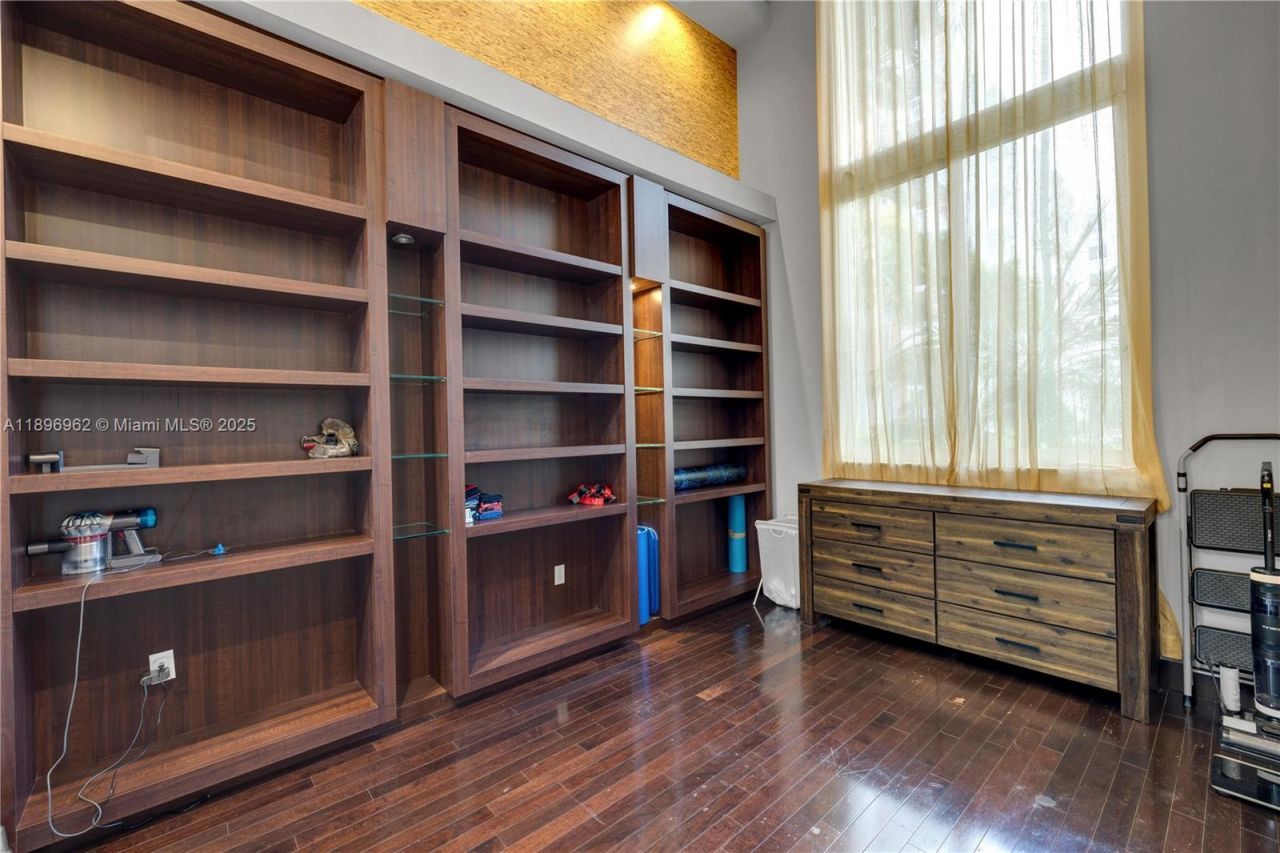 2775 NE 187th St, Unit 120, Aventura, FL 33180 Photo