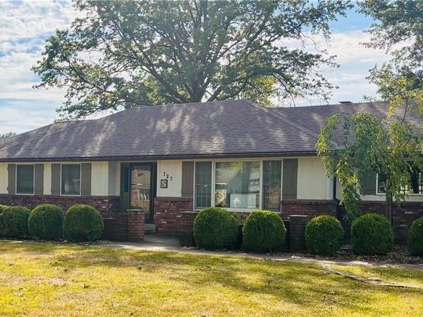 727 N Leonard Street, Girard, KS 66743