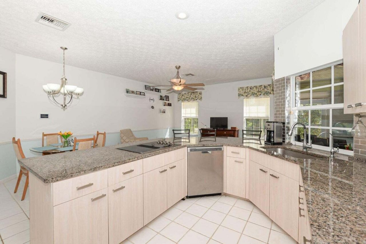 6876 Bronte Circle, Port Saint Lucie, FL 34952 Photo