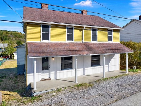 20 Oak St, Russellton, PA 15076