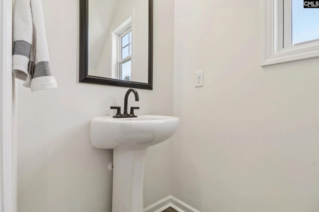 2010 Armada Road Photo 11