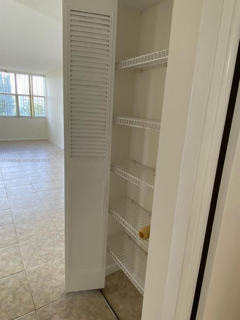 1200 NE Miami Gardens Dr, Unit 607W, Miami, FL 33179 Photo