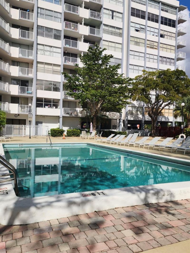 1200 NE Miami Gardens Dr, Unit 607W, Miami, FL 33179 Photo