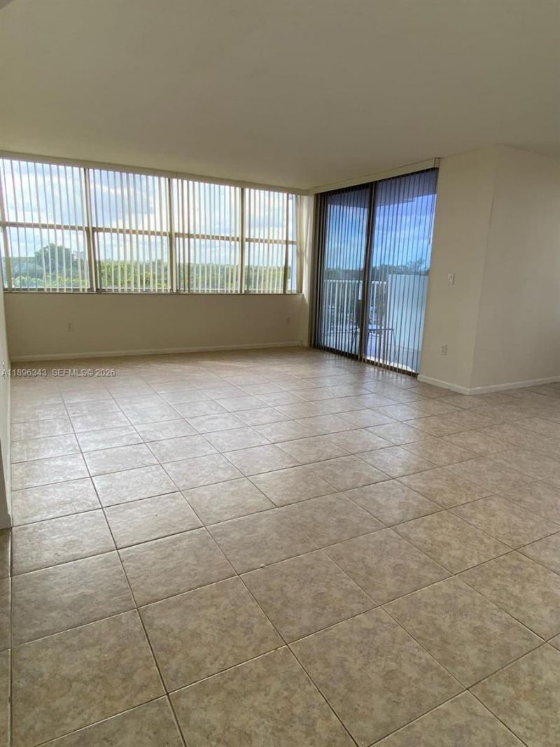 1200 NE Miami Gardens Dr, Unit 607W, Miami, FL 33179 Photo