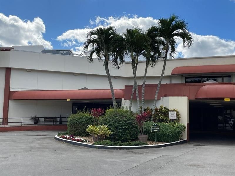 311 S Hollybrook Drive, Unit 104, Pembroke Pines, FL 33025 Photo