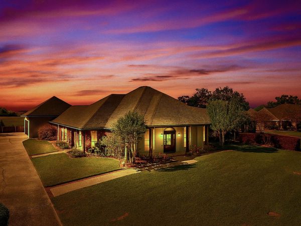 8788 Wyeth Dr, Denham Springs, LA 70706