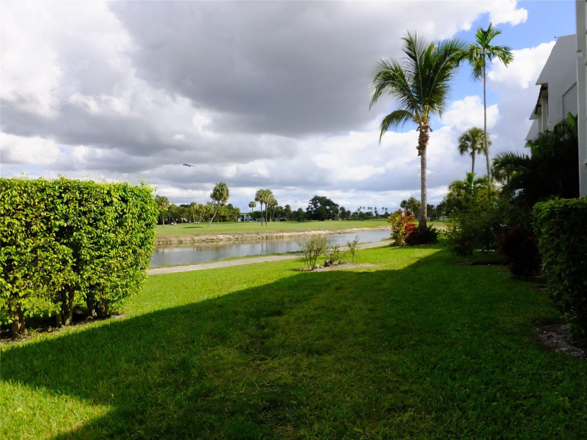 7807 Golf Circle Drive, Unit 306, Margate, FL 33063 Photo