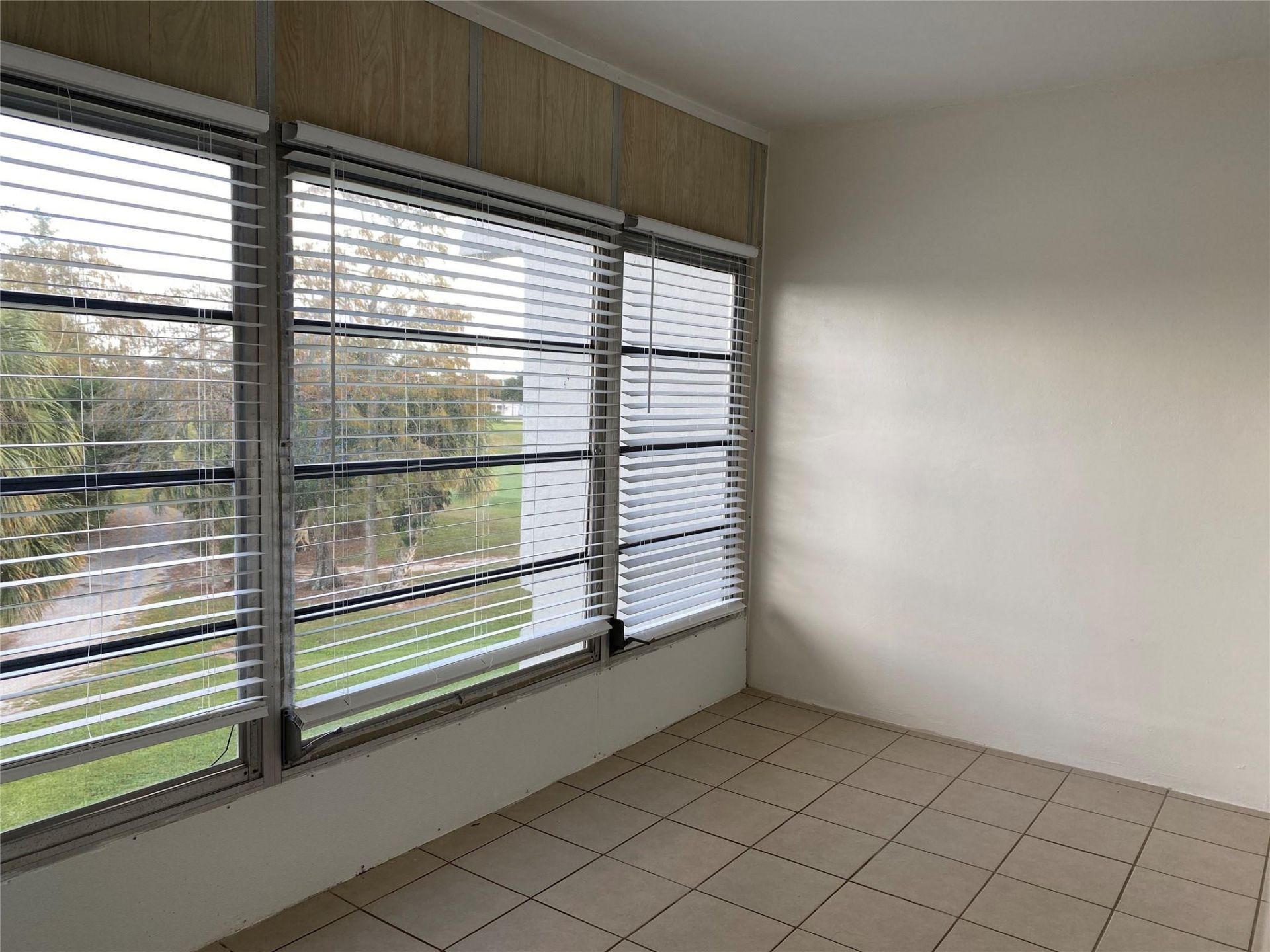 7807 Golf Circle Drive, Unit 306, Margate, FL 33063 Photo