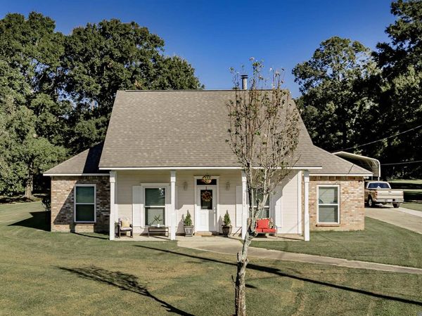 32810 Poplar Ct, Denham Springs, LA 70706