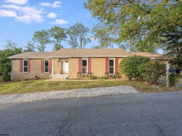 801 Cottonwood Street, Morgantown, WV 26505