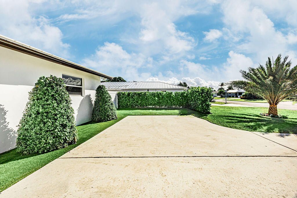 1881 Caribbean Road W, Lake Clarke Shores, FL 33406 Photo