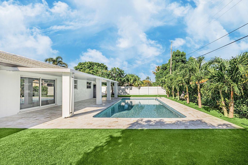 1881 Caribbean Road W, Lake Clarke Shores, FL 33406 Photo