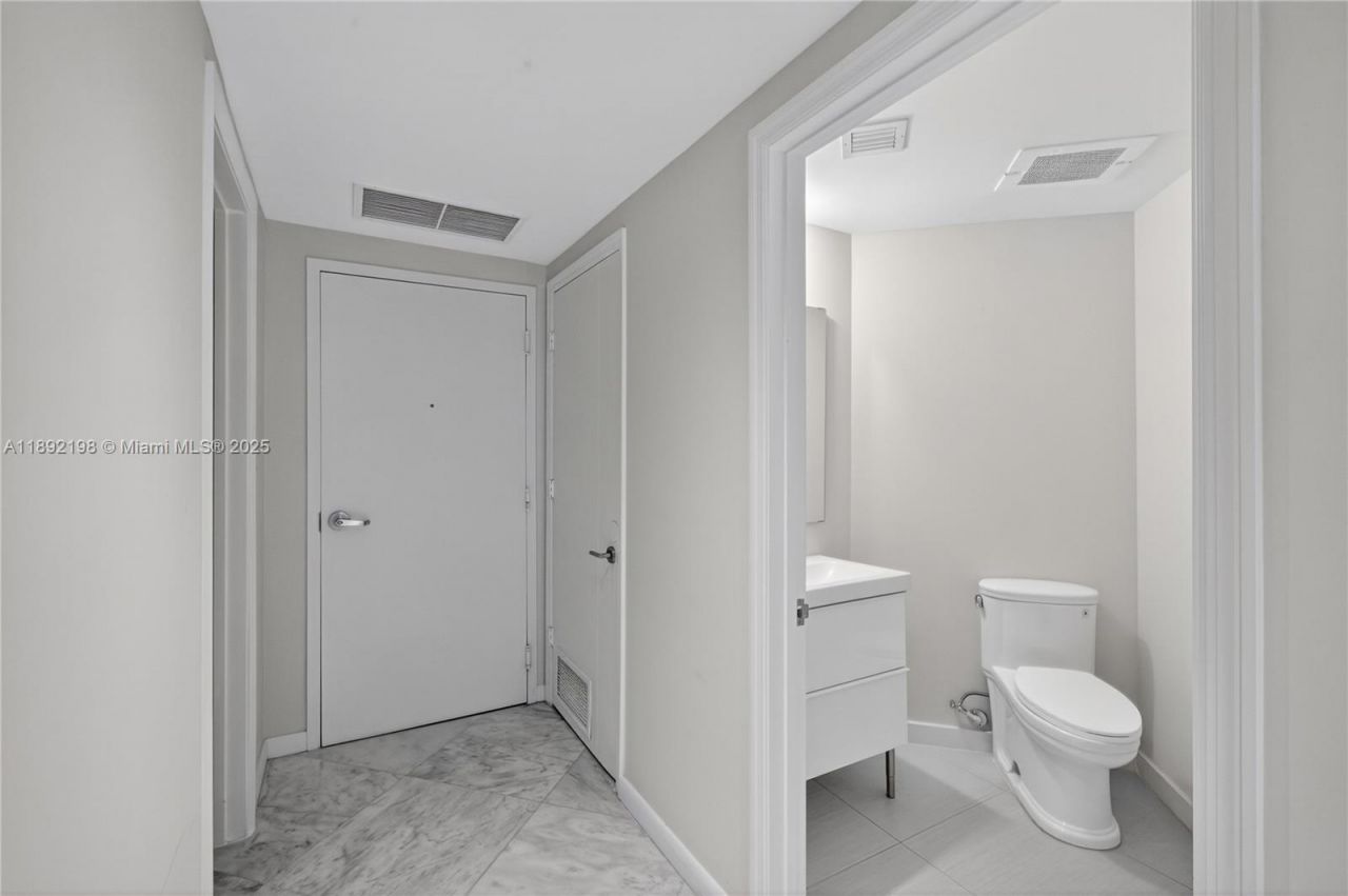 1010 SW 2nd Ave, Unit 603, Miami, FL 33130 Photo