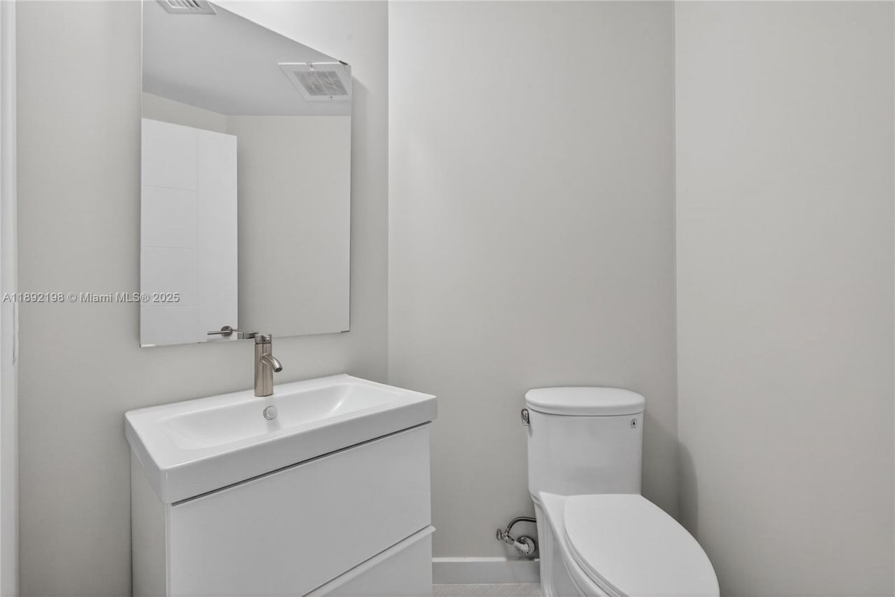 1010 SW 2nd Ave, Unit 603, Miami, FL 33130 Photo