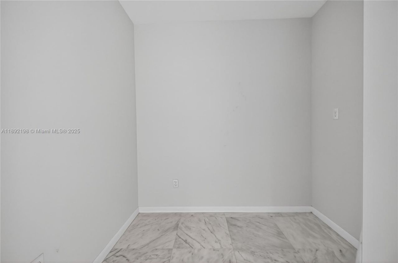 1010 SW 2nd Ave, Unit 603, Miami, FL 33130 Photo