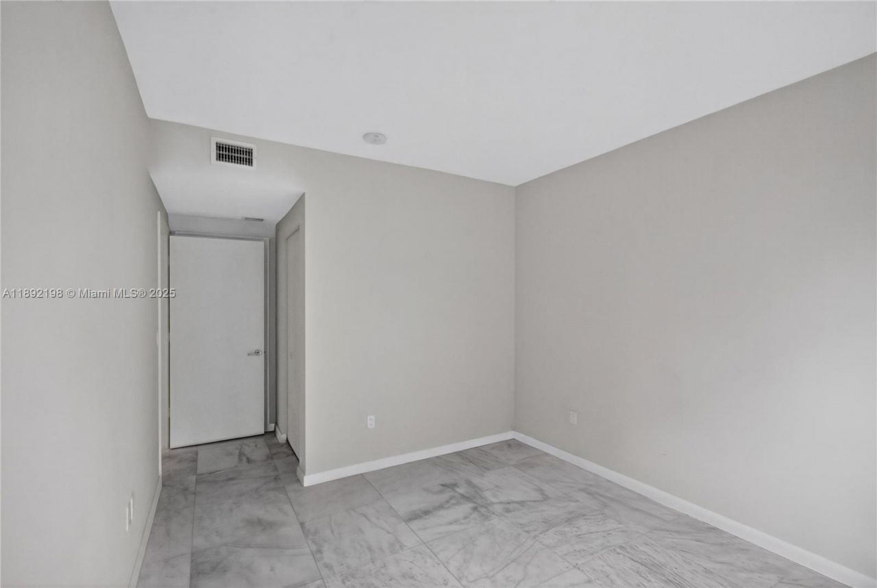 1010 SW 2nd Ave, Unit 603, Miami, FL 33130 Photo