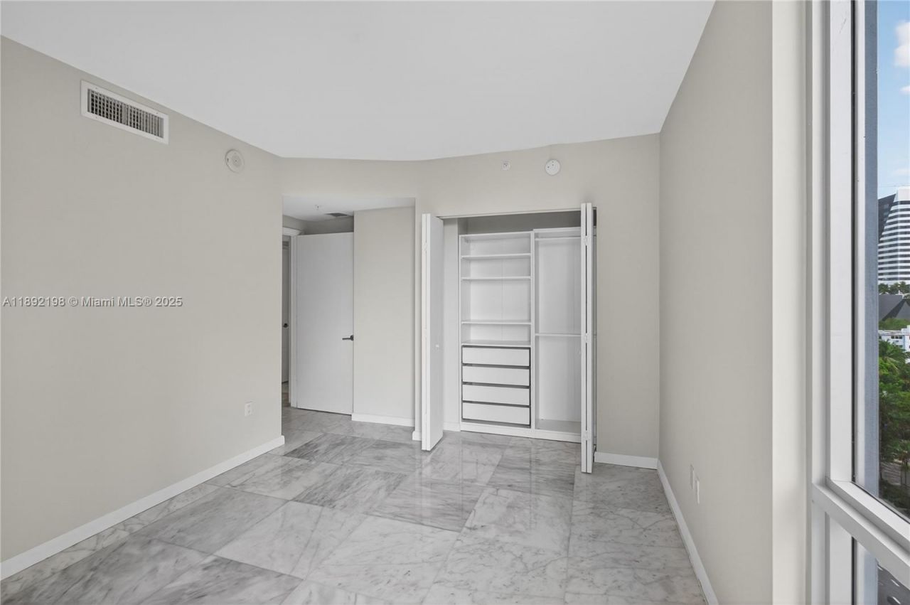 1010 SW 2nd Ave, Unit 603, Miami, FL 33130 Photo